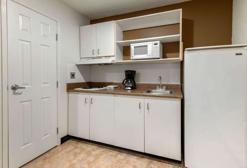 ホテル Suburban Studios Lakeland North I4