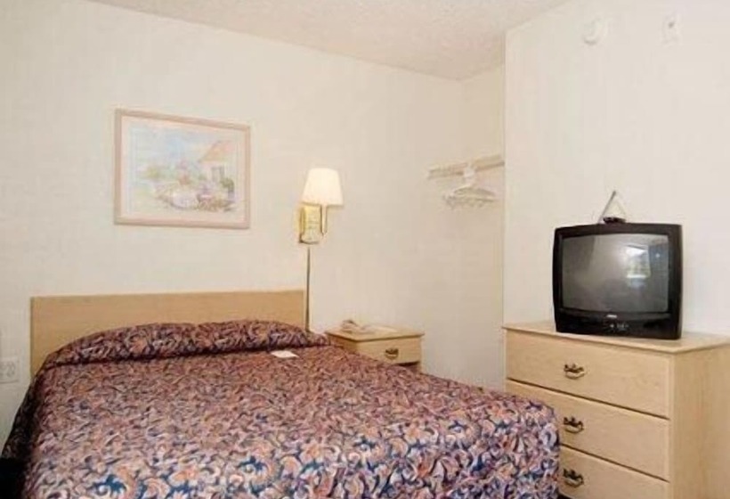 ホテル Suburban Studios Lakeland North I4