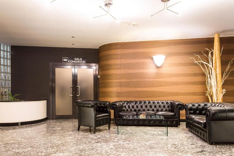 هتل Waldorf Palace