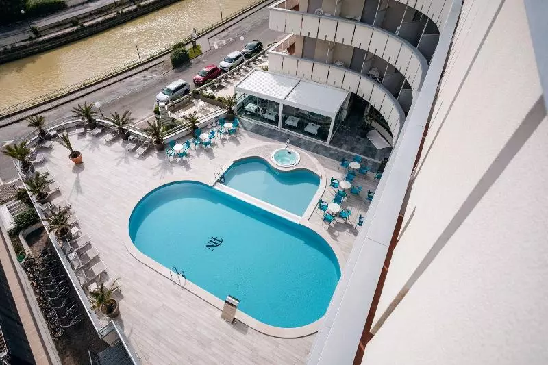 Hotel Waldorf Palace