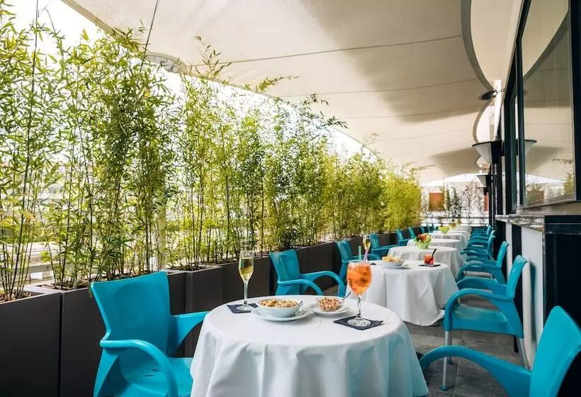 Hotel Waldorf Palace