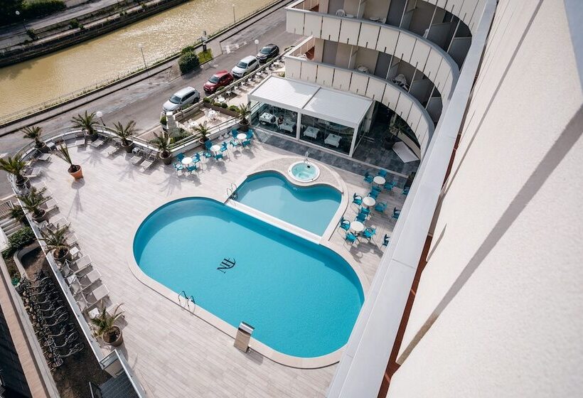 هتل Waldorf Palace