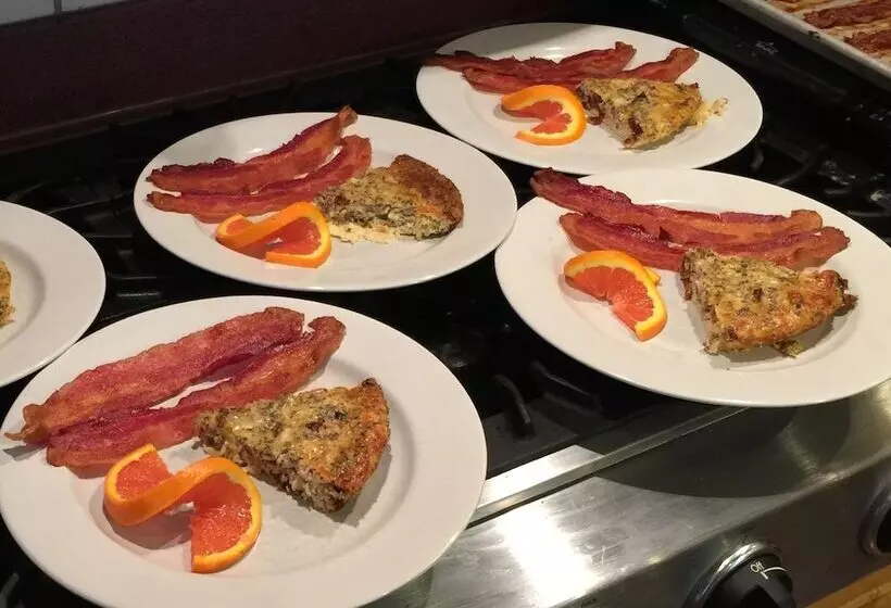 Lyndon House Bed & Breakfast