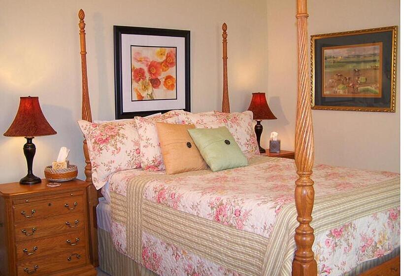 Lyndon House Bed & Breakfast