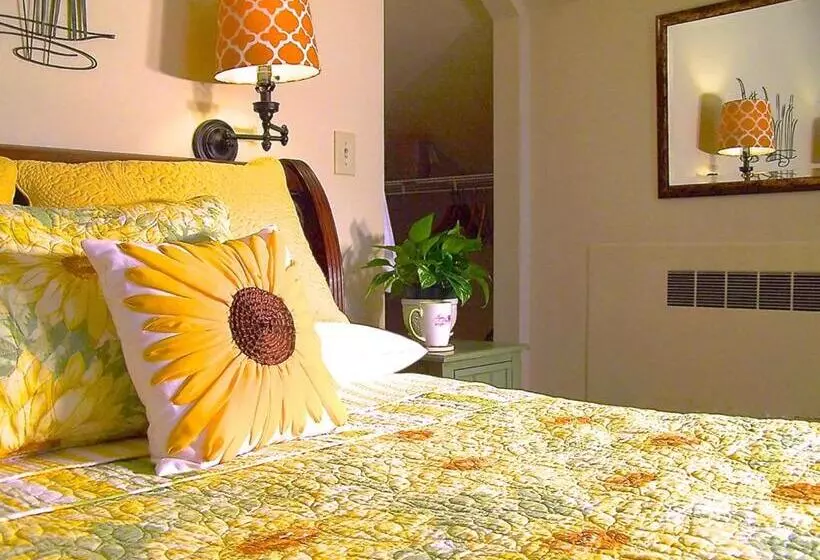 Lyndon House Bed & Breakfast