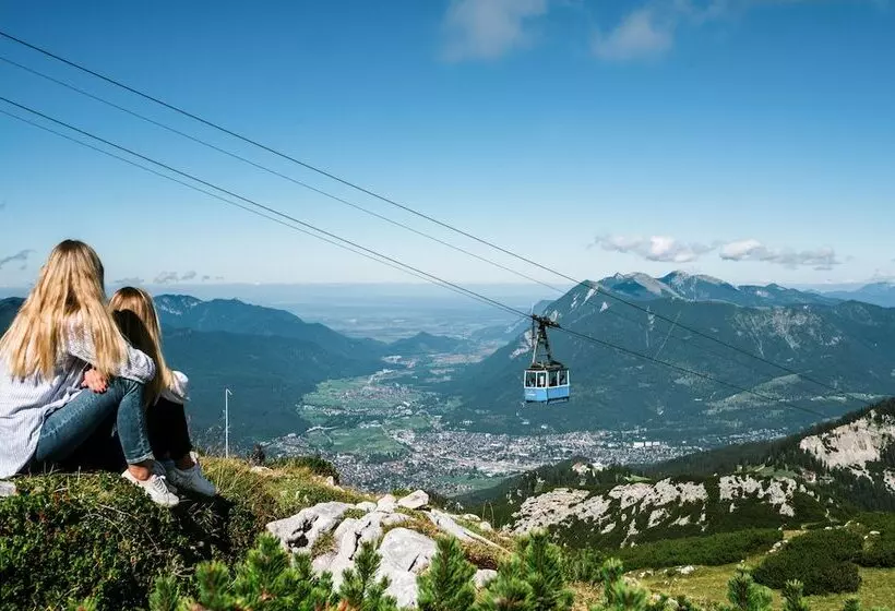 هتل Aja Garmischpartenkirchen