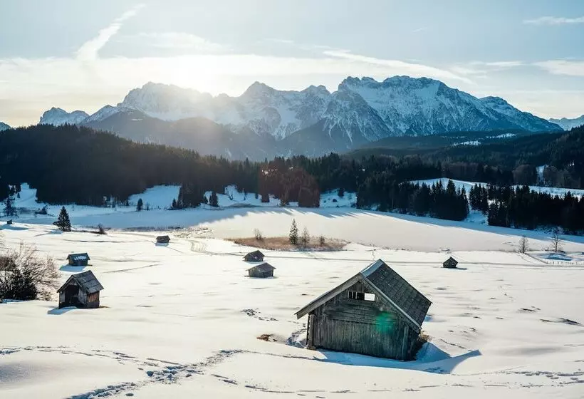 هتل Aja Garmischpartenkirchen