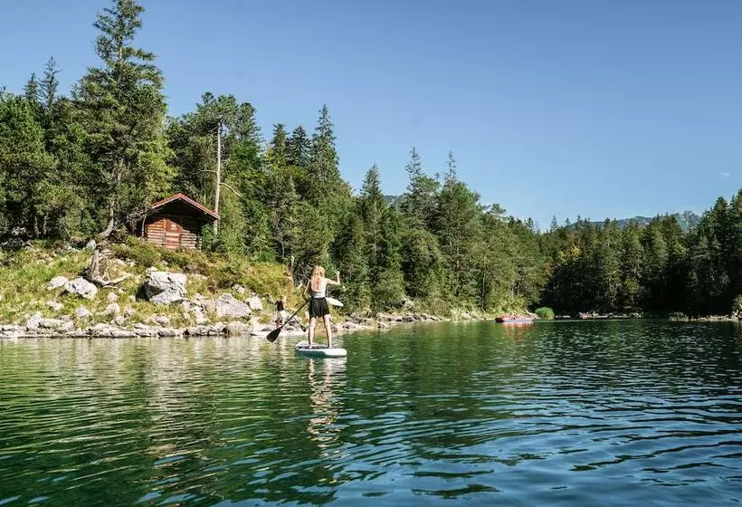 هتل Aja Garmischpartenkirchen