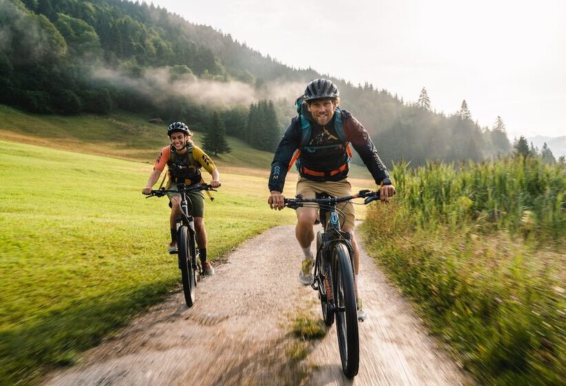 فندق Aja Garmischpartenkirchen