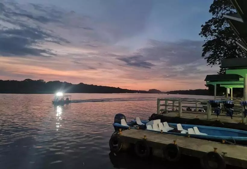 Hotelli Cabinas El Muellecito