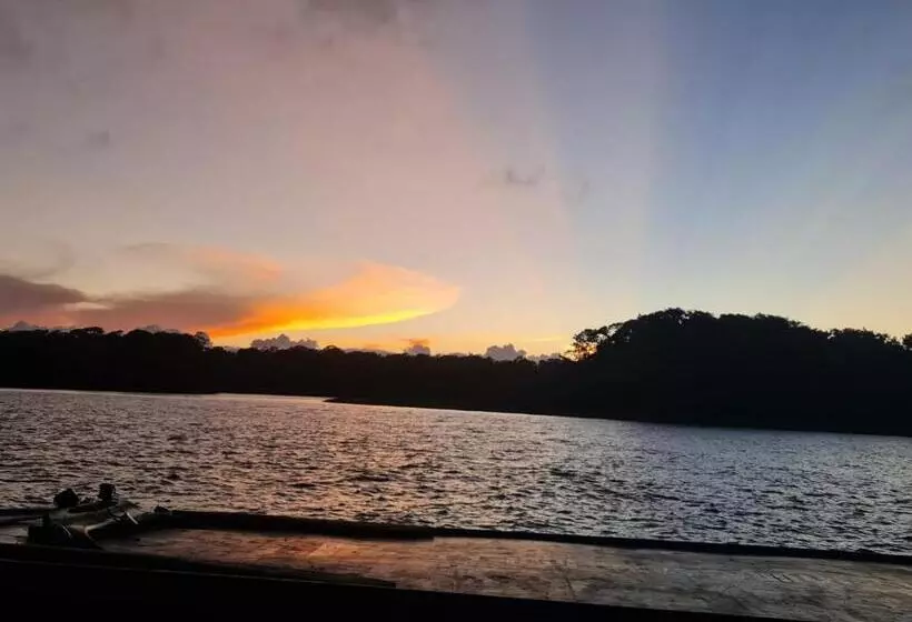 Hotelli Cabinas El Muellecito