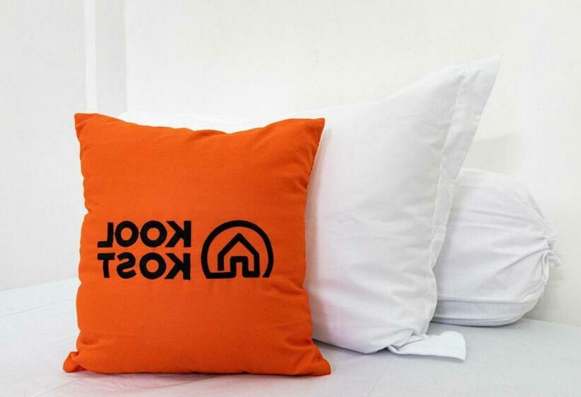 Hotel Koolkost At Poppies Lane Street   Minimum Stay 30 Nights