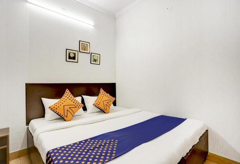 בית מלון כפרי Spot On Kings Lodge