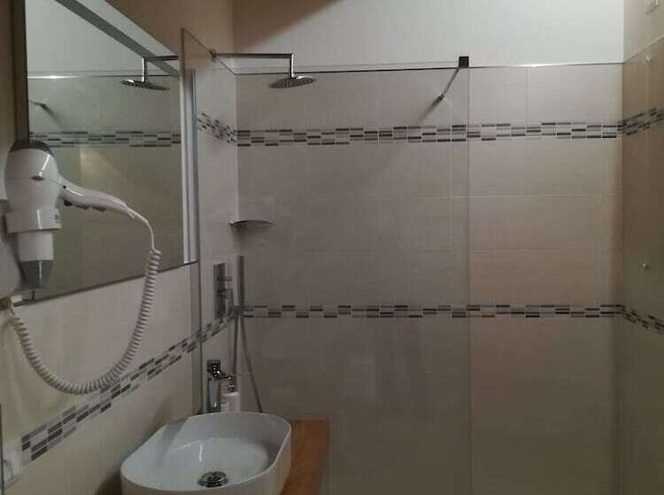 בית מלון כפרי Albrici