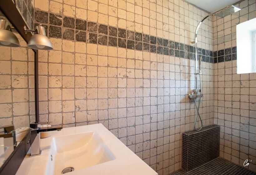 ホテル Tonn Ain Hébergement Ain Solite