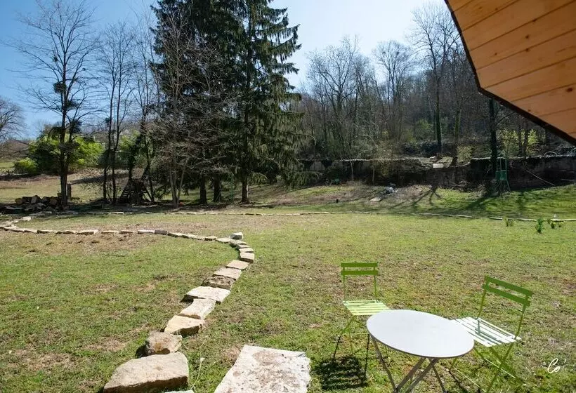 Hotelli Tonn Ain Hébergement Ain Solite