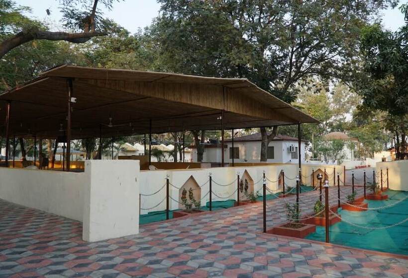 منتجع Neel Kanth Motels &