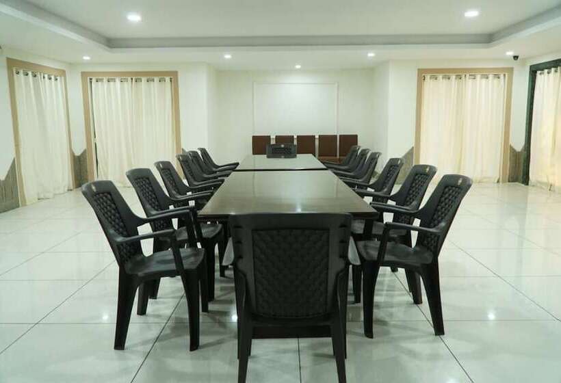 منتجع Neel Kanth Motels &