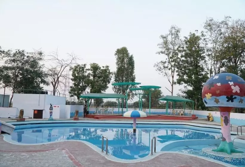 リゾートホテル Neel Kanth Motels &