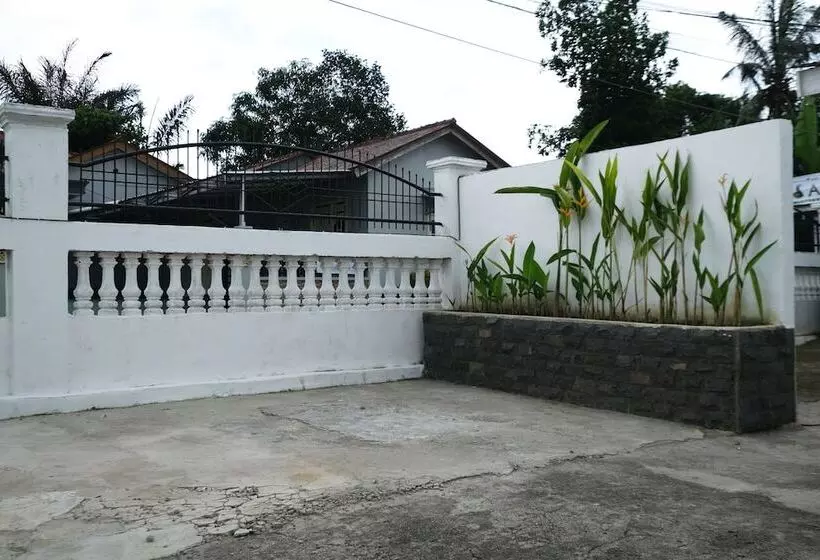 ホテル Dewi Residence 1