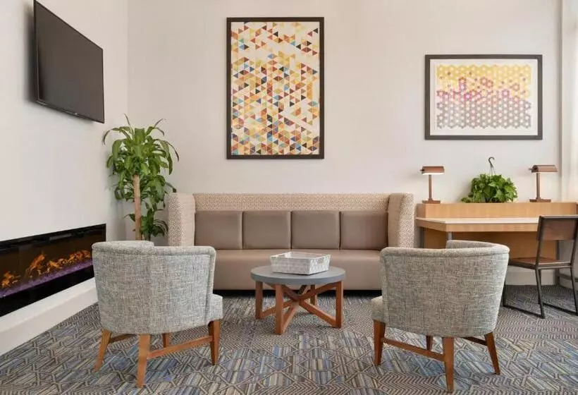 هتل Holiday Inn Express   Jamaica   Jfk Airtrain   Nyc, An Ihg