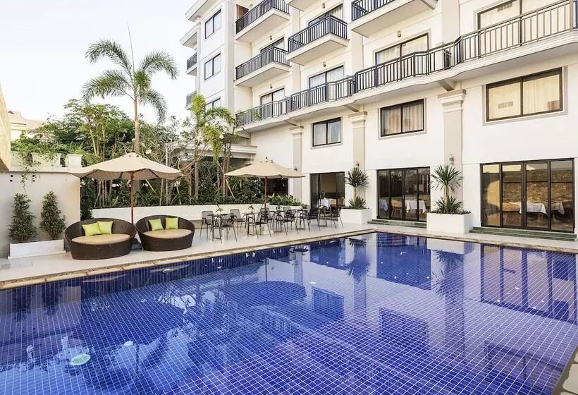 هتل Ratana Angkor