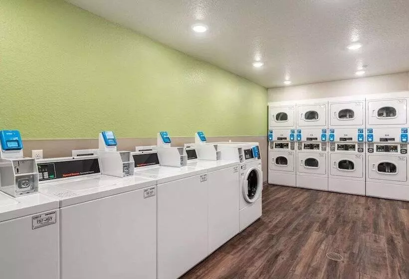 Hotelli Woodspring Suites Sanford North I4 Orlando Area