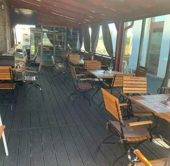 ペンション Negrea Events