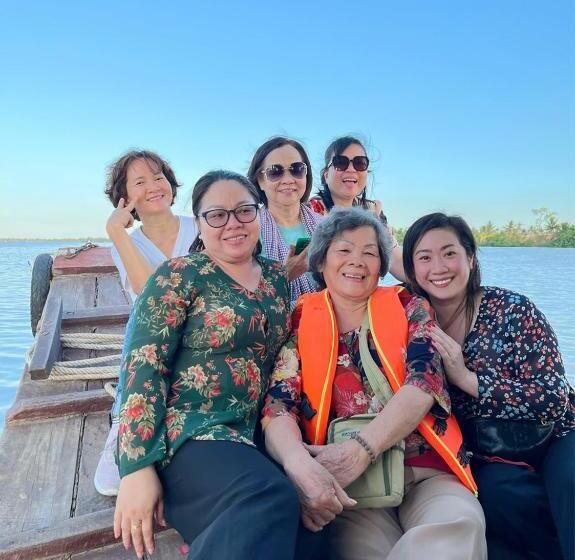 استراحتگاه Rooster Mekong Garden & Villas