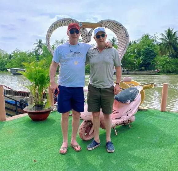 استراحتگاه Rooster Mekong Garden & Villas