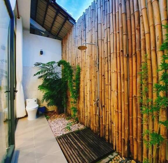 استراحتگاه Rooster Mekong Garden & Villas