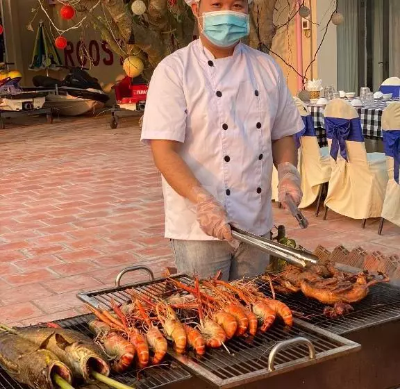 استراحتگاه Rooster Mekong Garden & Villas