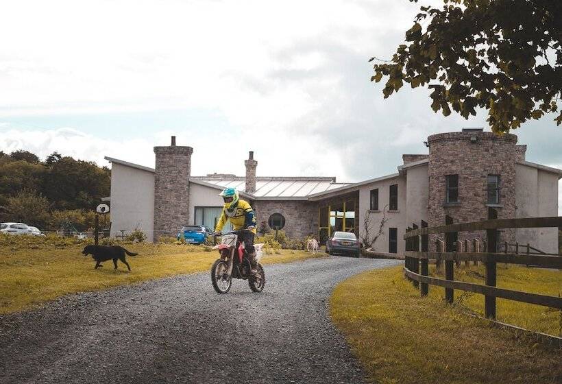 مبيت وإفطار Rathescar Grove