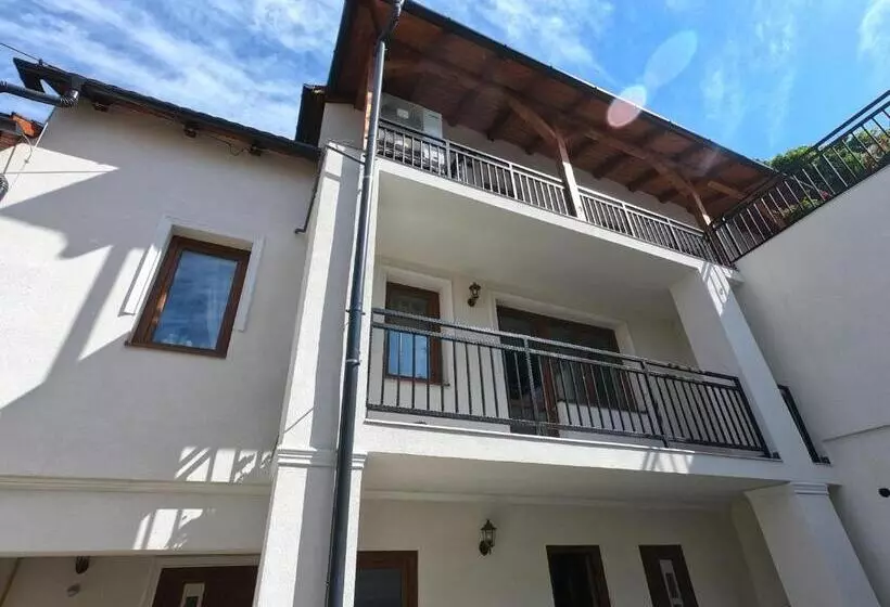 Aamiaismajoitus (B&B) é Vaskó Panzió Borpince