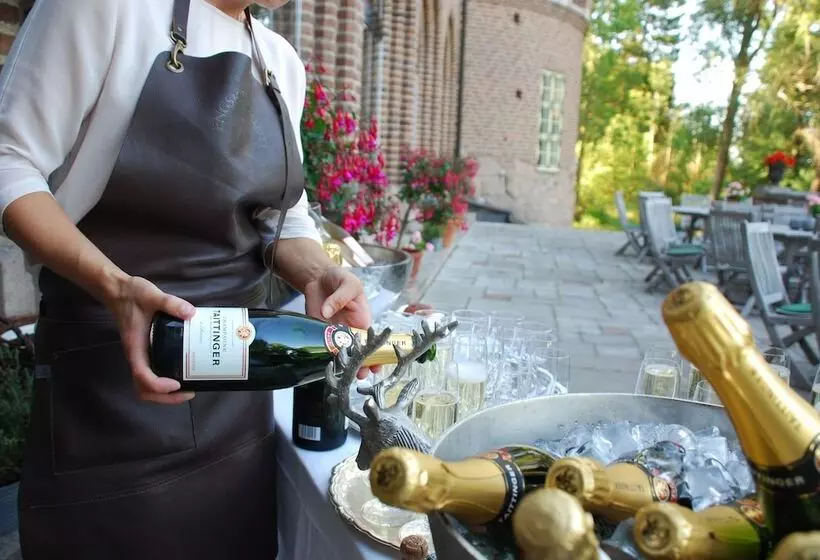 Hotelli Engsholms Slott   Adults Only