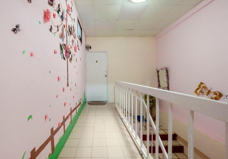 ホテル Oyo 1099 Star House