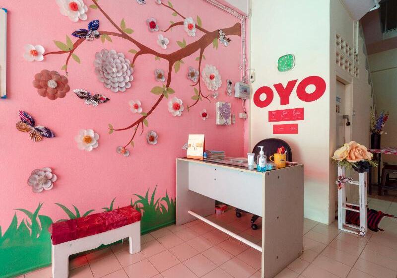 ホテル Oyo 1099 Star House