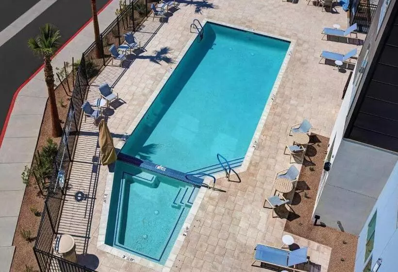 هتل Towneplace Suites By Marriott Phoenix Glendale Sports & Entertainment District