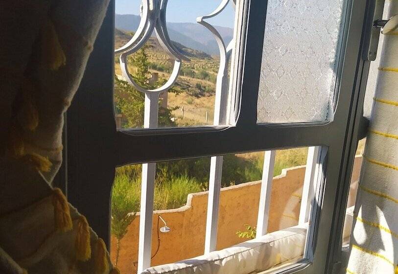 بنسيون Auberge Le Petit Jardin