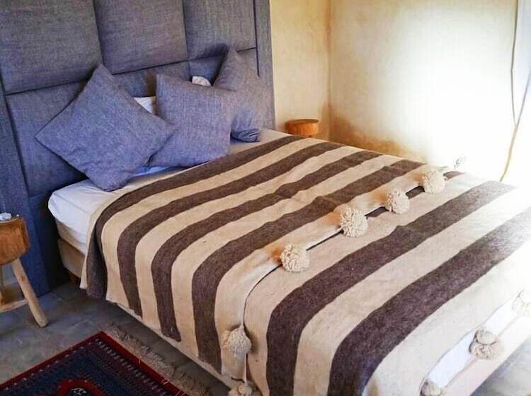 بنسيون Auberge Le Petit Jardin