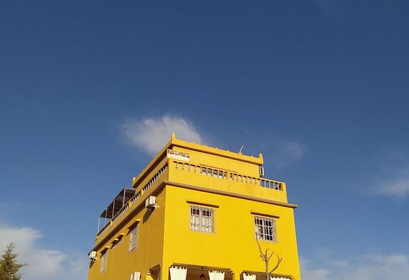 بنسيون Auberge Le Petit Jardin