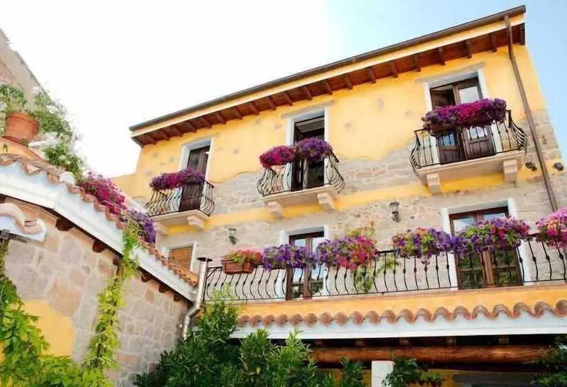 Majatalo L  Affittacamere Funtanedda