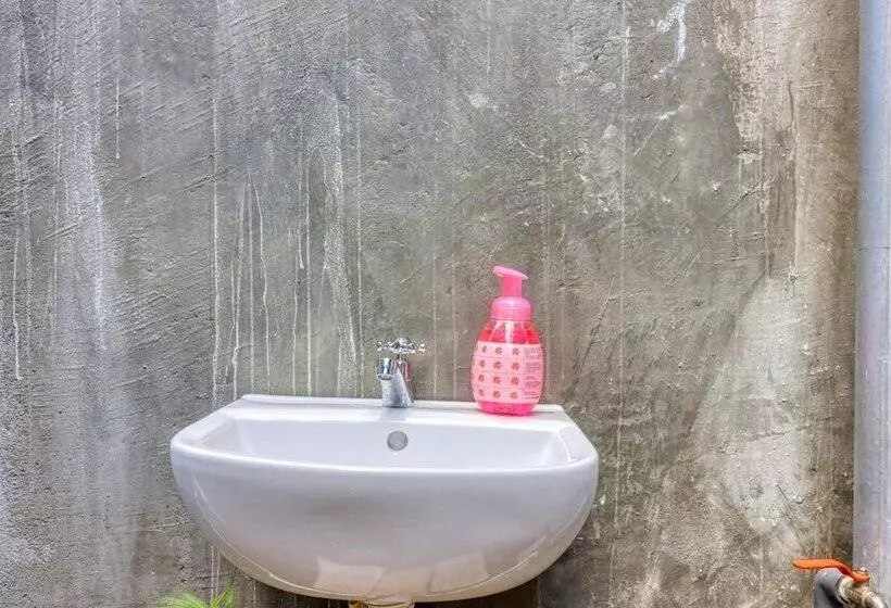 ペンション Nibugi Guest House