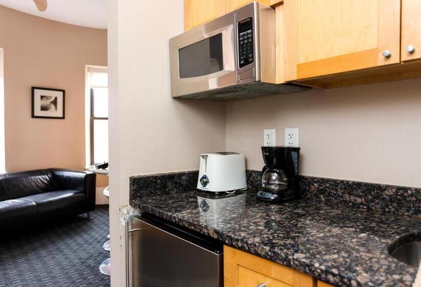 Stylish Downtown Studio In The Southend, C.ave #31