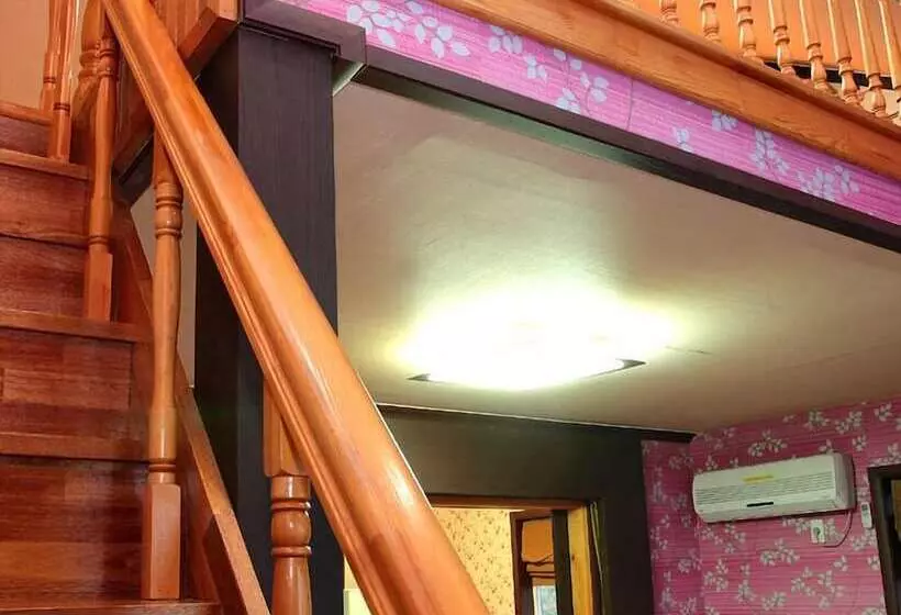 Petit Maison Pension