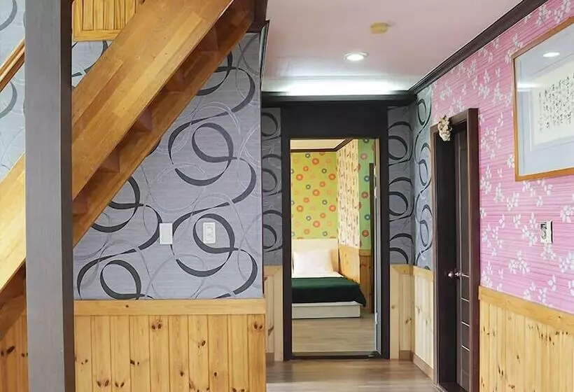 Petit Maison Pension