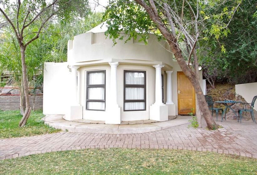 호텔 Ikaia River Lodge