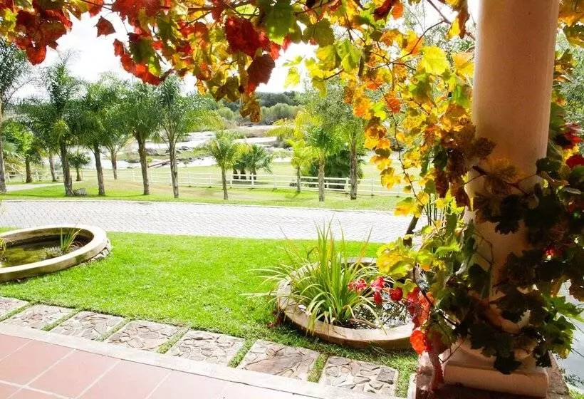 Hotelli Ikaia River Lodge