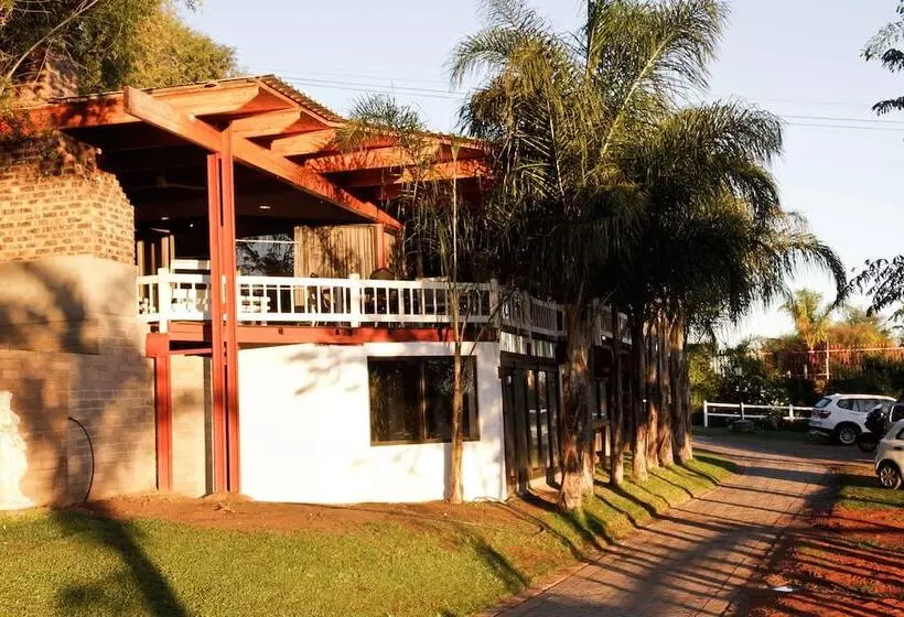 Hotelli Ikaia River Lodge