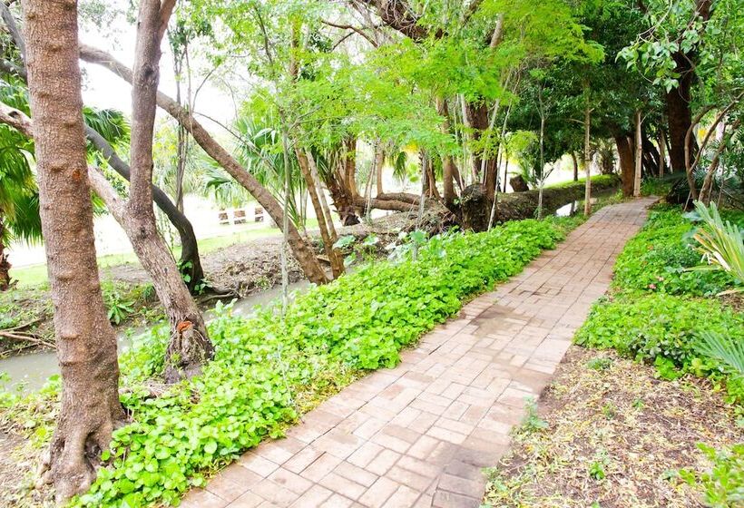 호텔 Ikaia River Lodge